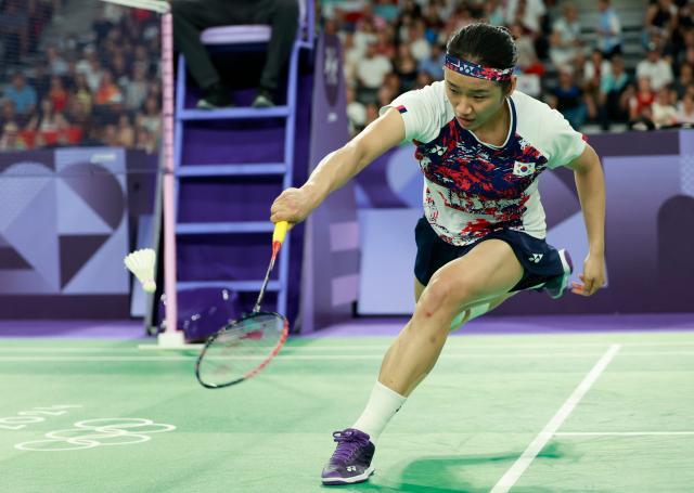 1722994531316047493.jpg 巴黎奥运会丨羽毛球——女单决赛:何冰娇对阵安洗莹XxjpseC009756_20240805_MVPFN0A001.jpg